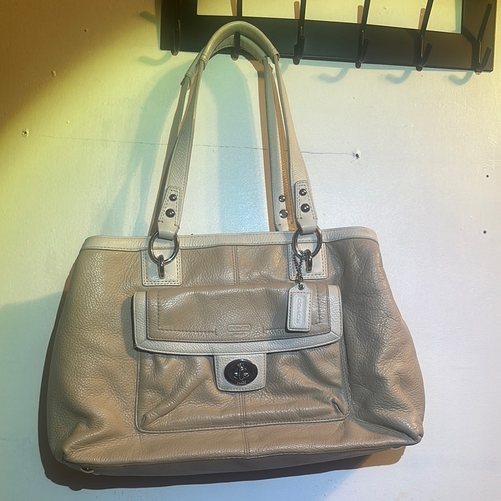 Coach Tan Shoulder Bag with Elegant Design and Leather Finish